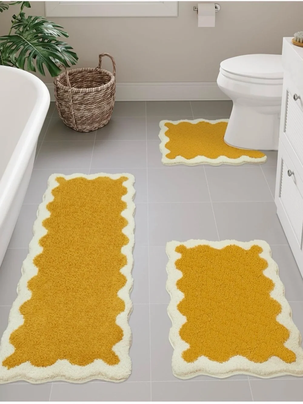 3-Piece Scalloped Bathroom Rug Set, new